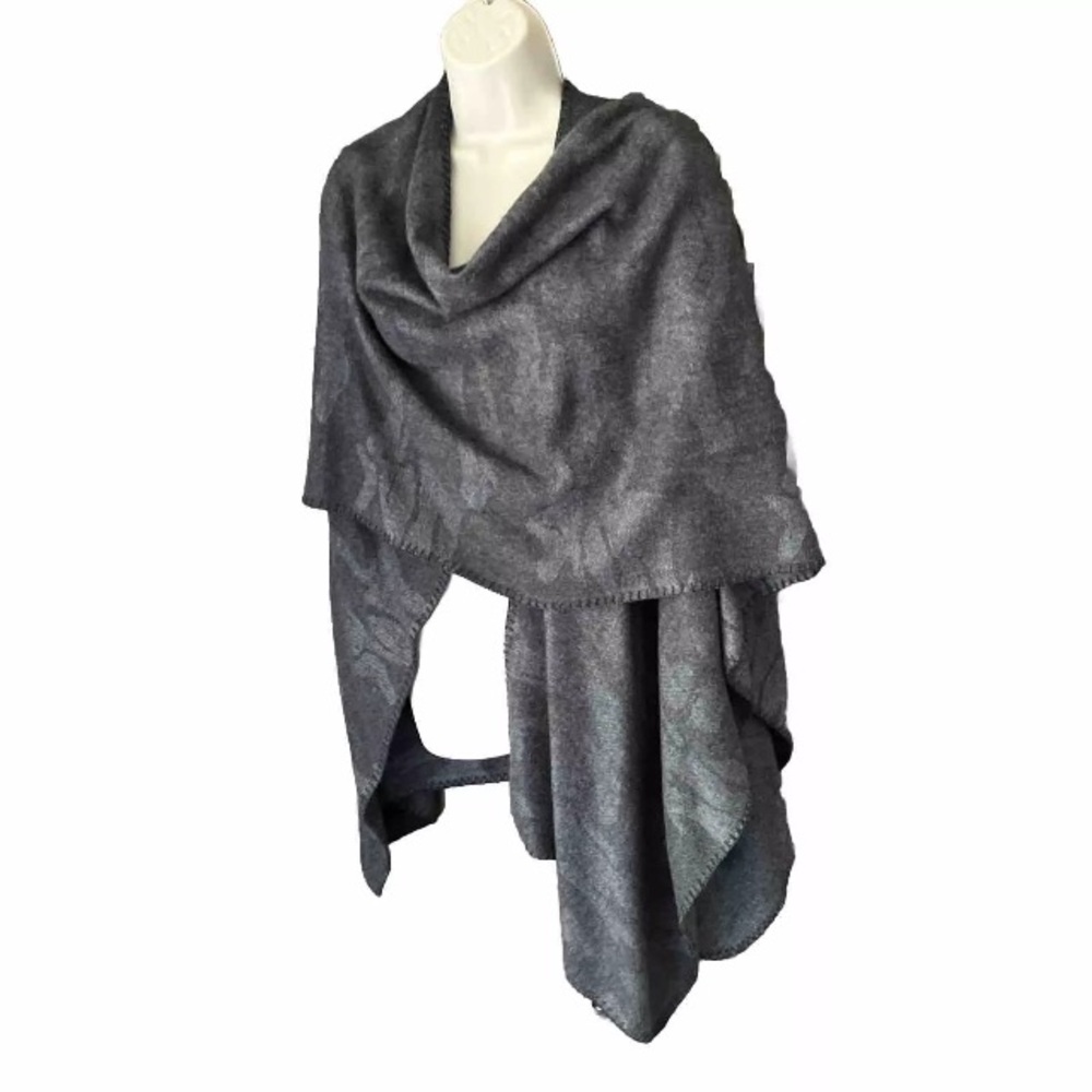 Woolrich Womens Cape Shawl Blanket Wrap Poncho Gray Warm Soft Comfy Camo OSFM